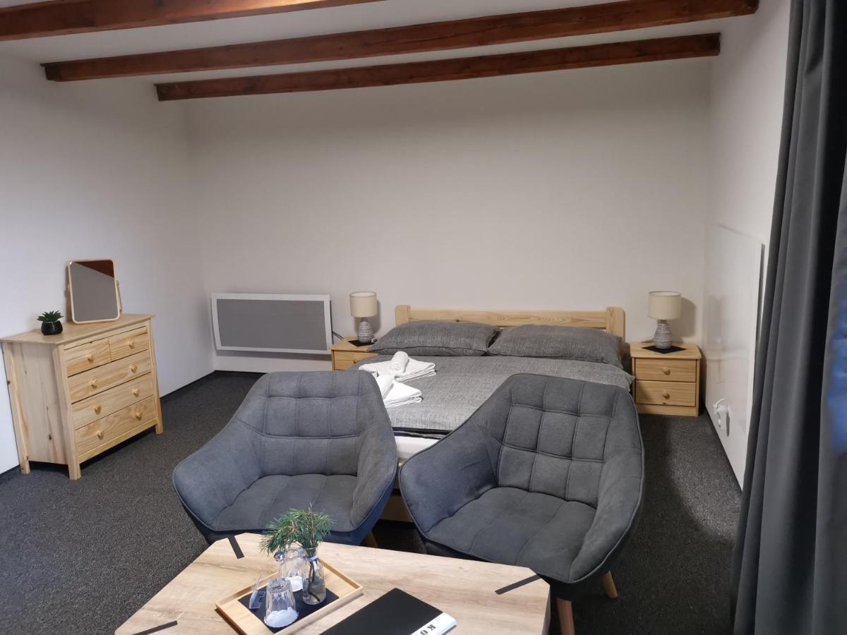 Wellness Pension Koliba Komorní Lhotka Esterno foto