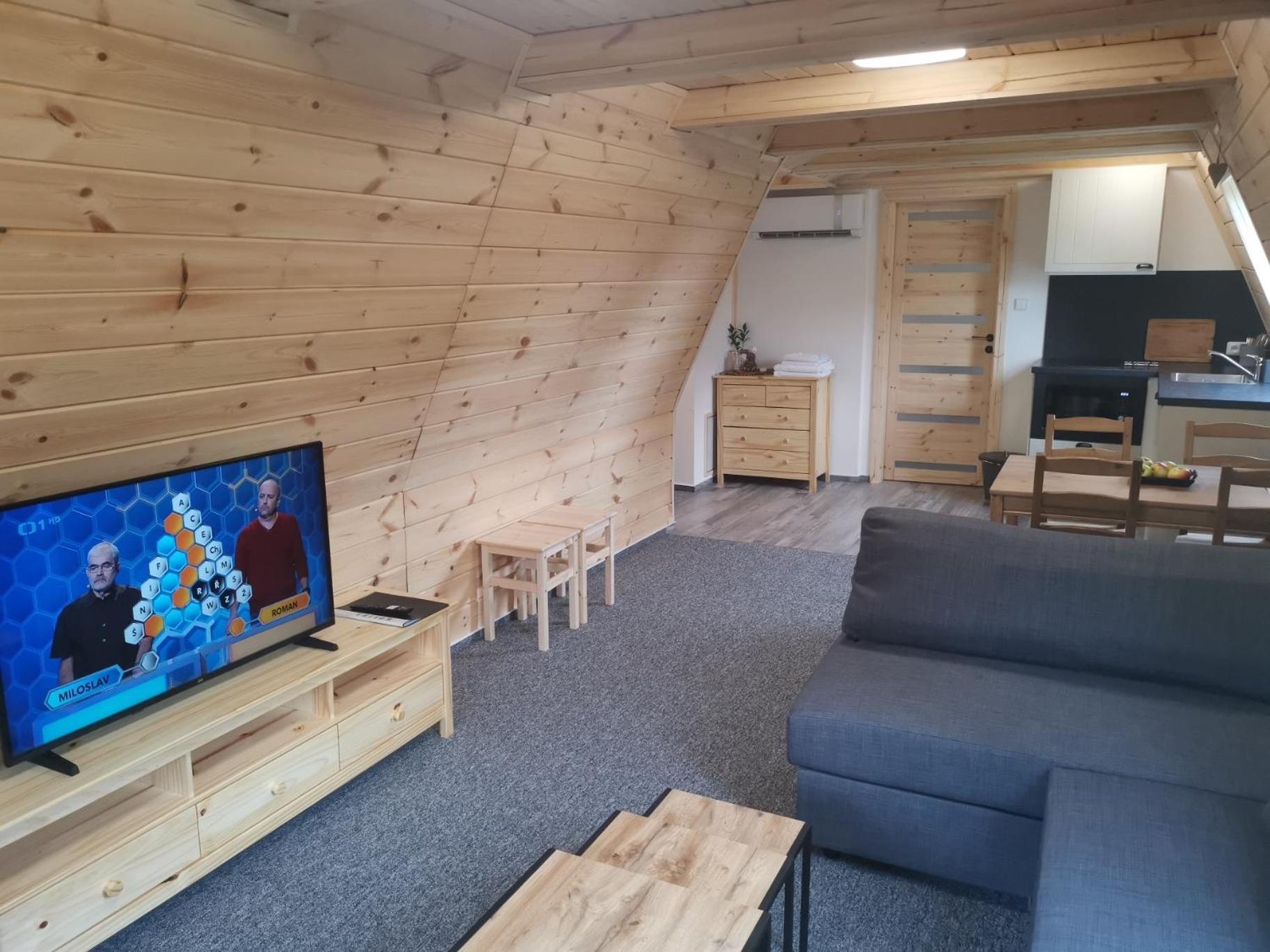 Wellness Pension Koliba Komorní Lhotka Esterno foto