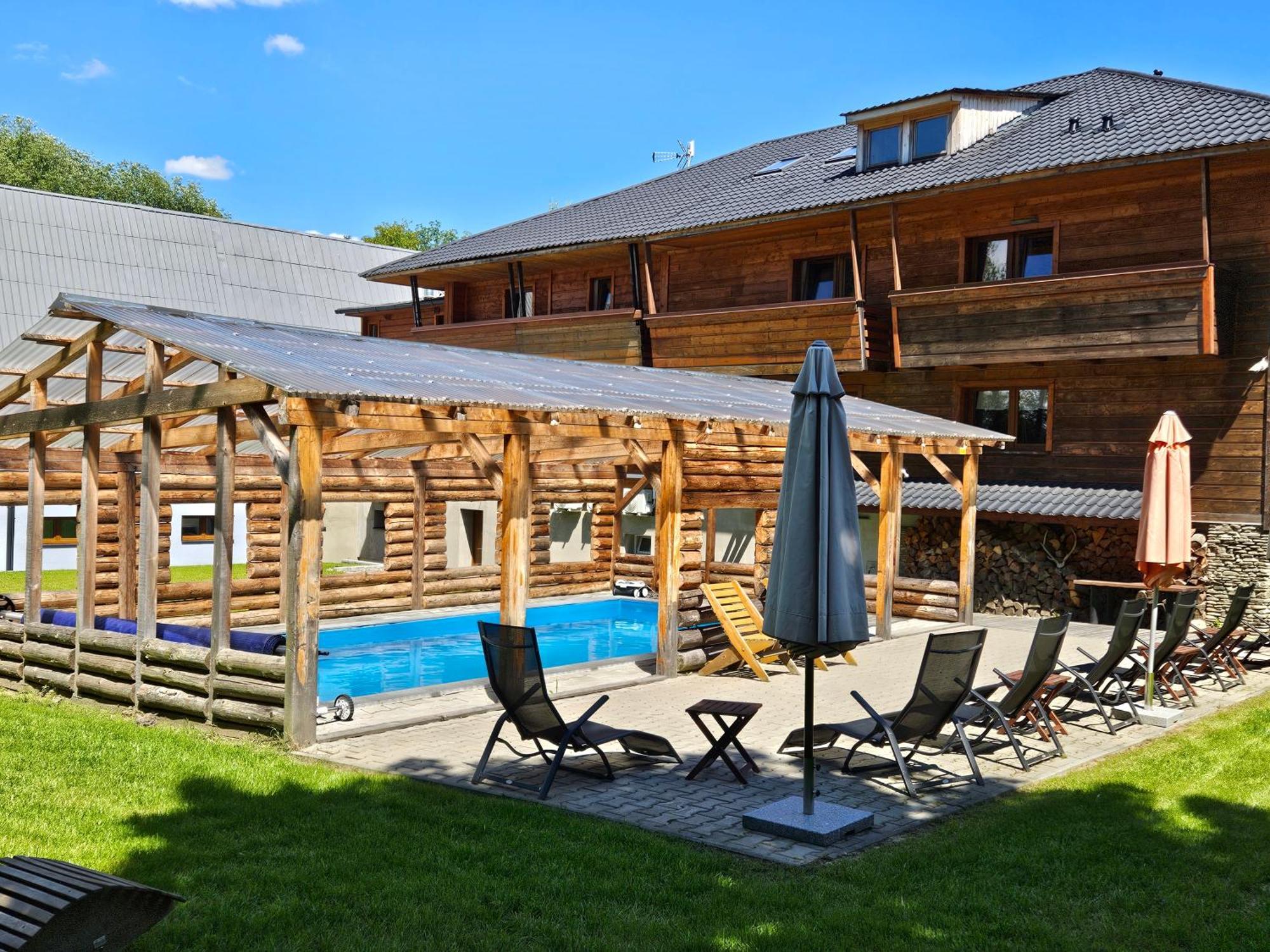 Wellness Pension Koliba Komorní Lhotka Esterno foto