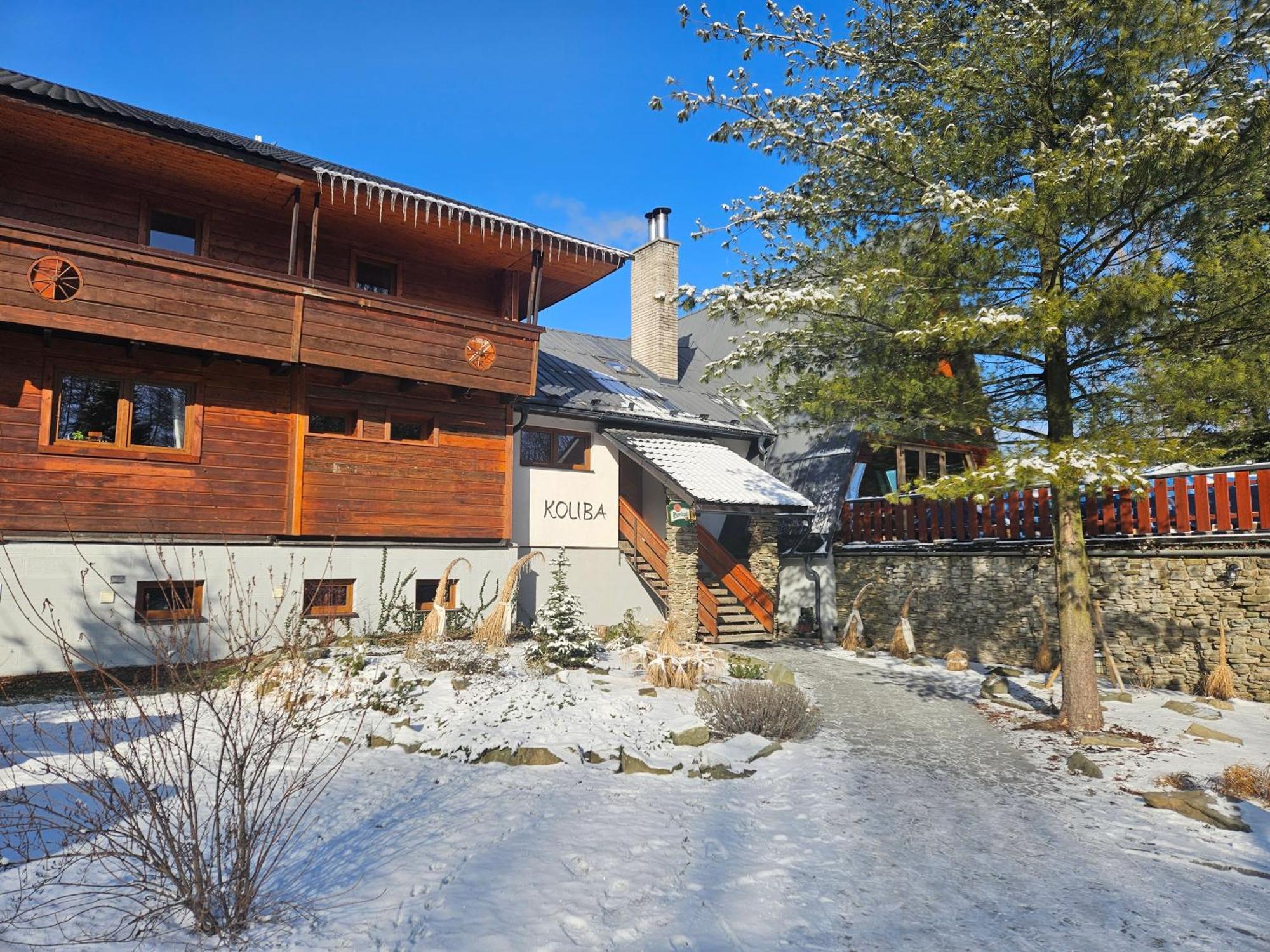Wellness Pension Koliba Komorní Lhotka Esterno foto